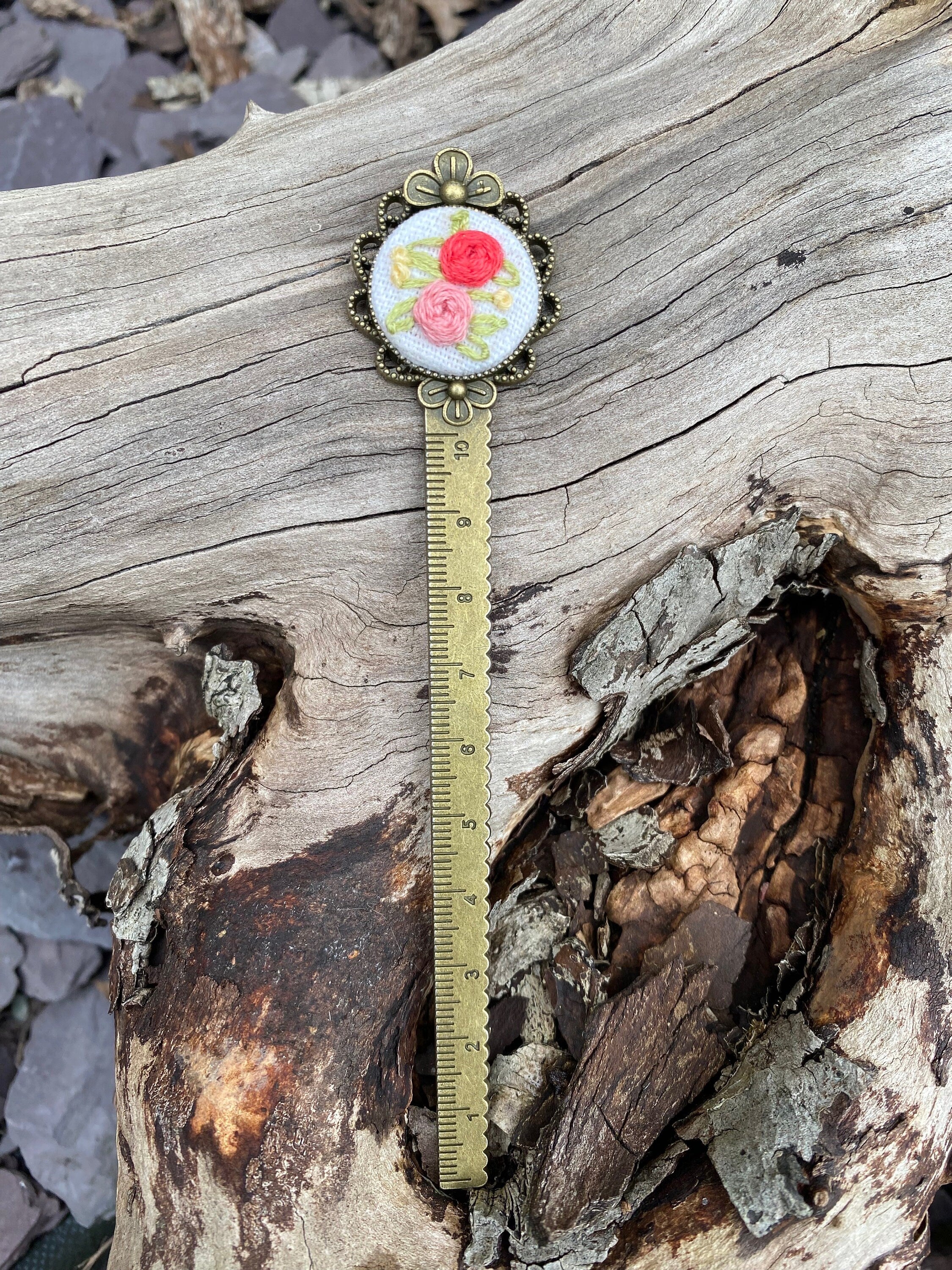 Handmade Fabric Bookmark Ruler – Embroidered Floral Design, Reading Accessory